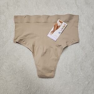 NWT Joyspun Women's Seamless Mid-Rise Shaping Thong Size XL Adore Tan